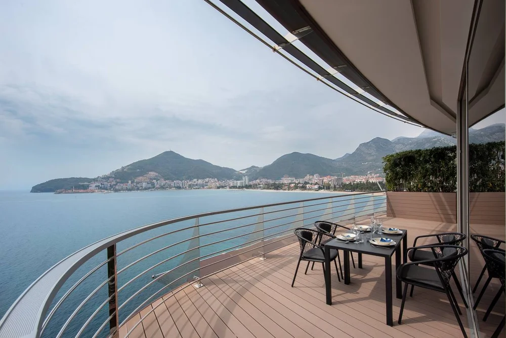 Luxury 198 m2 Waterfront Apartment in Dukley Gardens, Budva