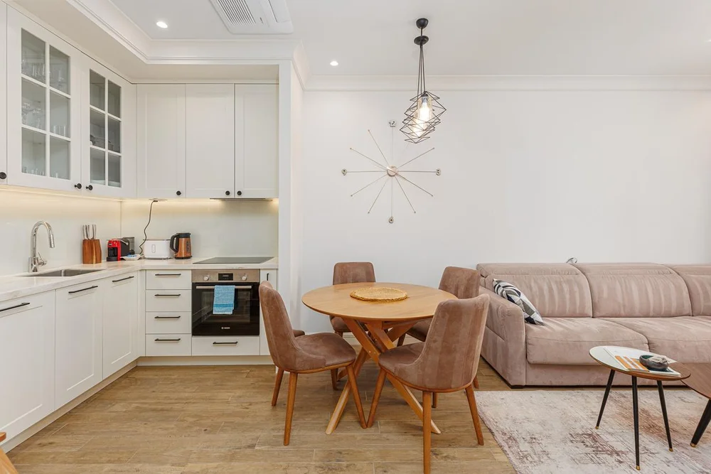 Квартира с двориком в Luštica Bay — редкий формат в Centrale