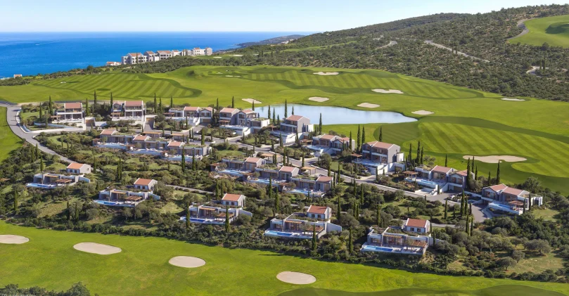 Вилла 275 м2 на вершине первого гольф-курорта Черногории