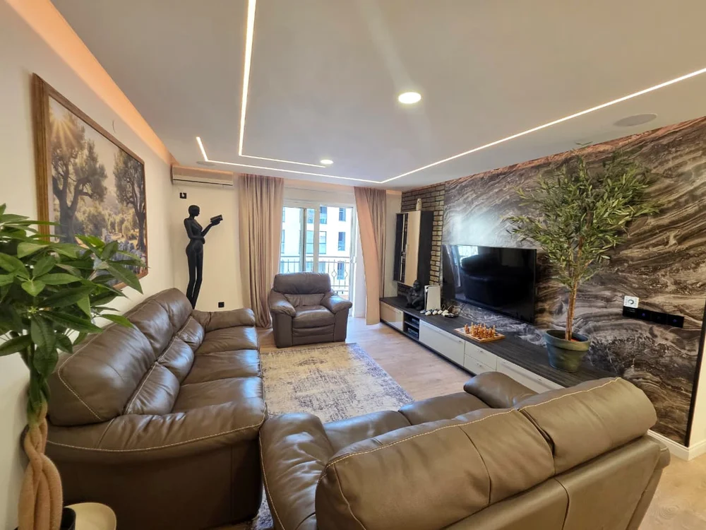 Spacious 3-Bedroom Apartment with Private Sauna in Bečići