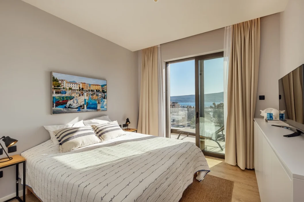 Dupleks penthouse sa panoramskim pogledom na more — Porto Montenegro