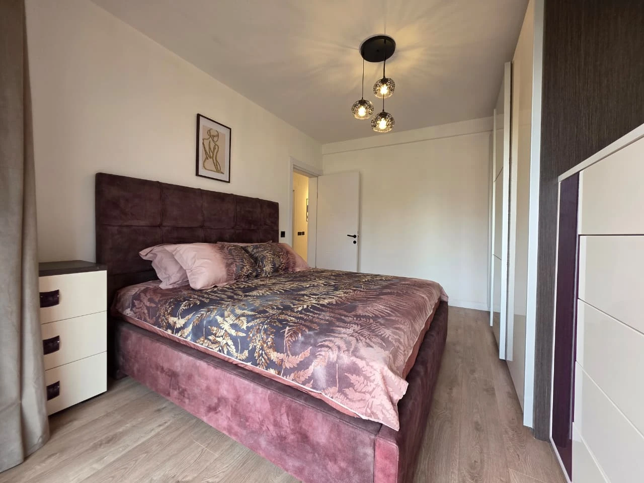 Geräumige 4-Zimmer-Wohnung mit Sauna in Bečići 