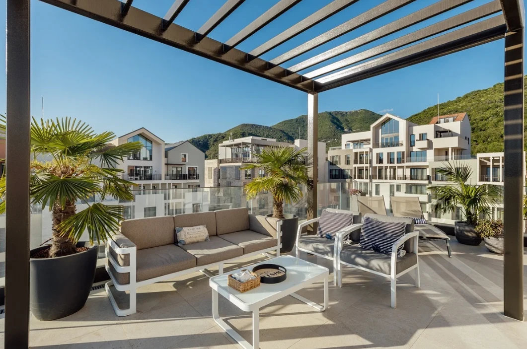 Dupleks penthouse sa panoramskim pogledom na more — Porto Montenegro
