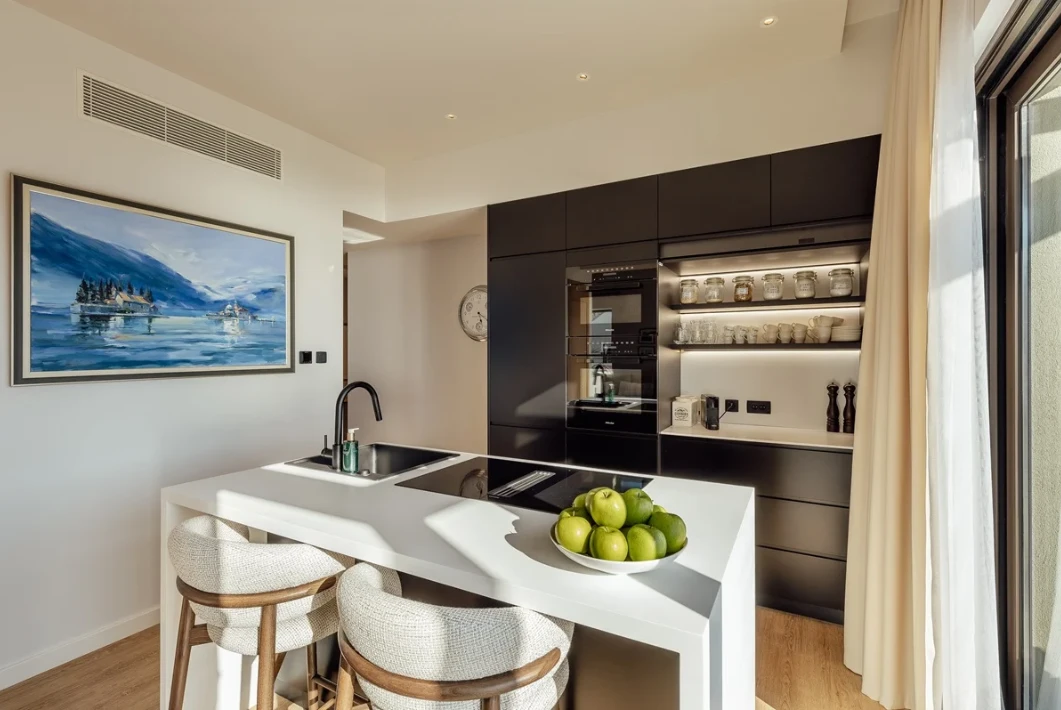 Dupleks penthouse sa panoramskim pogledom na more — Porto Montenegro