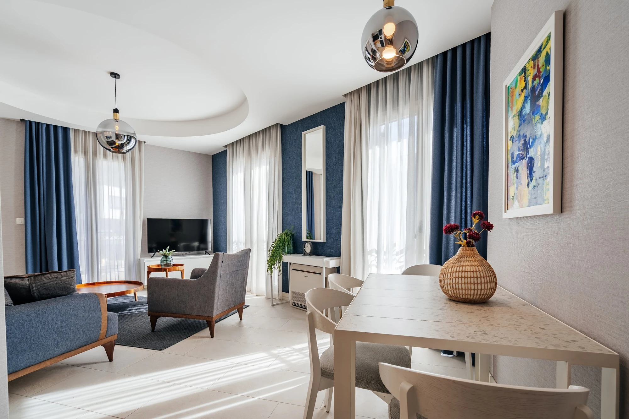 Стильная квартира в современном жилом комплексе в Тивате