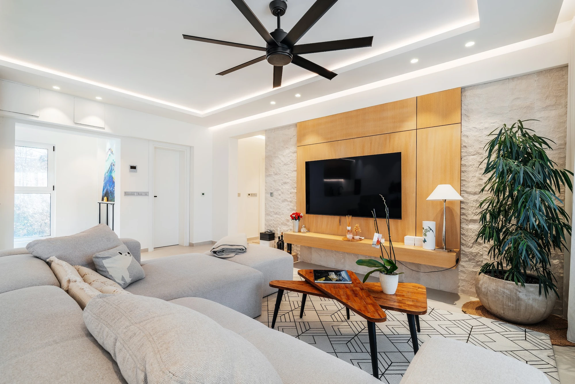 Geräumige 3-Zimmer-Wohnung im Zentrum von Tivat