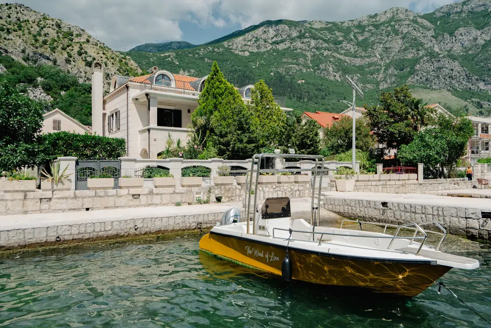 Ekskluzivna vila na prvoj liniji mora – Bokokotorski zaliv, Kotor