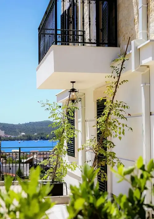 Two-Bedroom Apartment with Private Garden and Sea View, Tivat