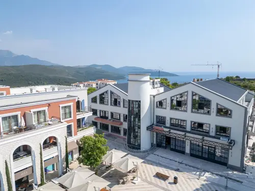 Bezugsfertige 3-Zimmer-Wohnung (2 Schlafzimmer) an der Centrale Piazza, Luštica Bay, Halbinsel Luštica