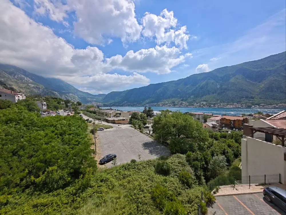 Spacious Duplex Apartment with Sea View and Garage — Dobrota, Kotor, Kotor