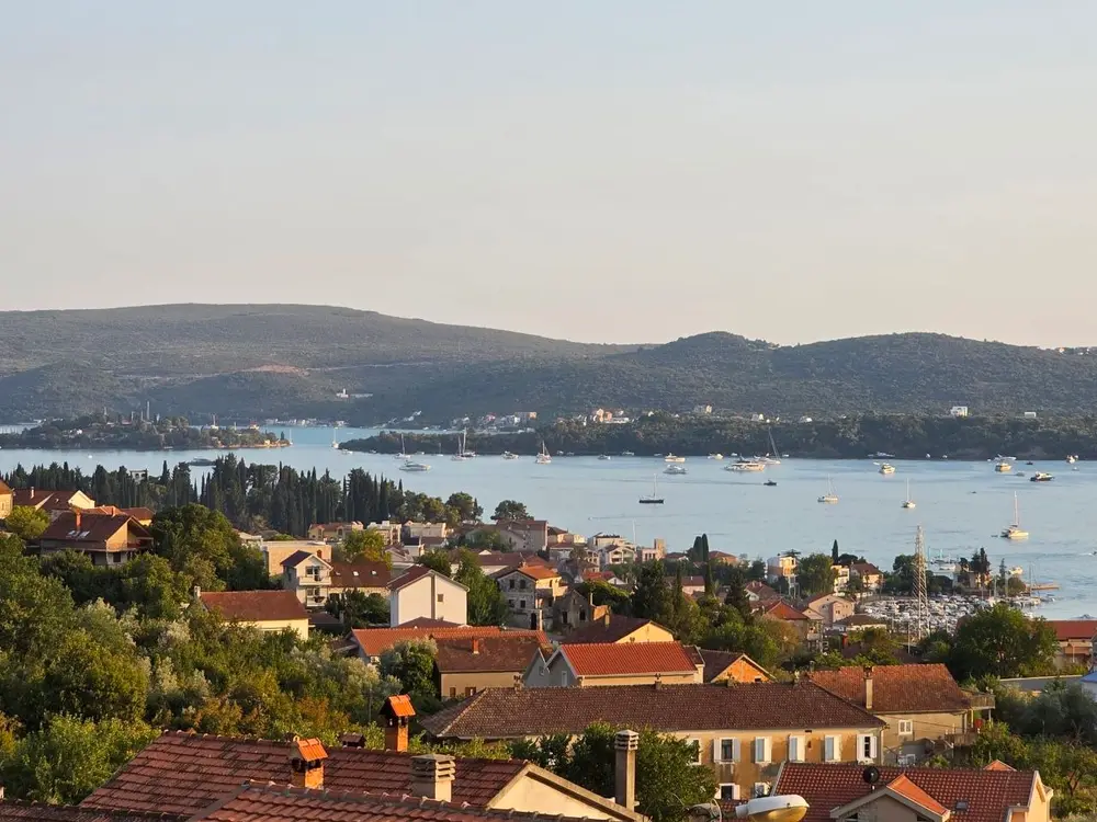 Premium-Apartment mit luxuriösem Infinity-Pool auf dem Dach, Tivat, Tivat