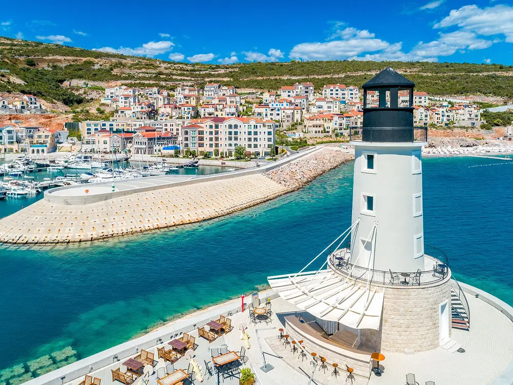 Двухуровневая резиденция с 2 спальнями в самом сердце Marina Village — Luštica Bay, Тиват