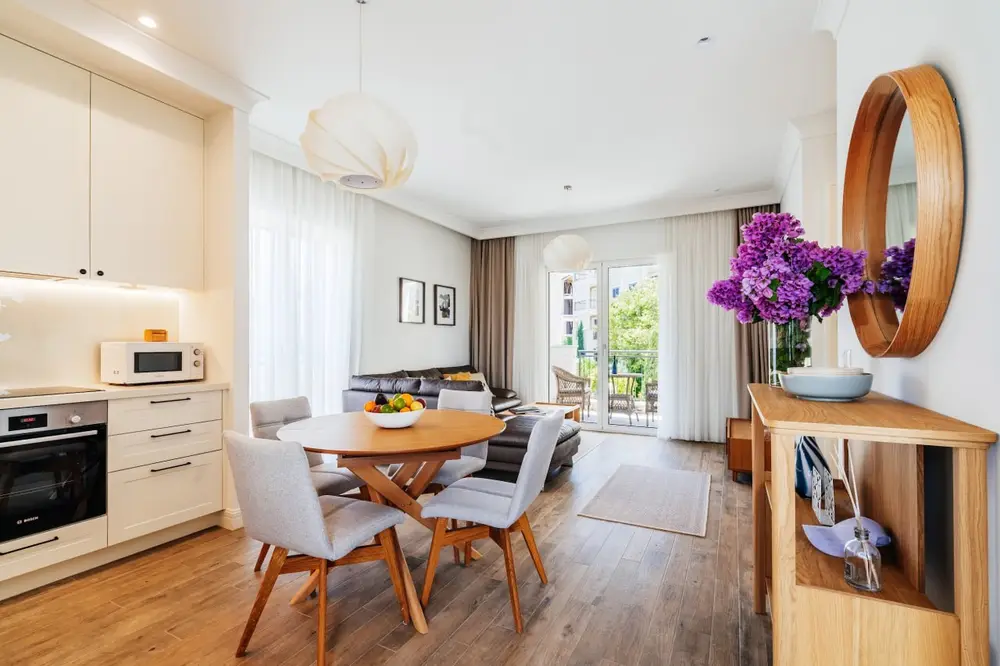 Modernes Apartment mit zwei Terrassen in Centrale, Luštica Bay, Halbinsel Luštica