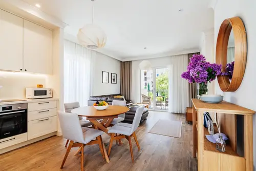 Modernes Apartment mit zwei Terrassen in Centrale, Luštica Bay, Halbinsel Luštica