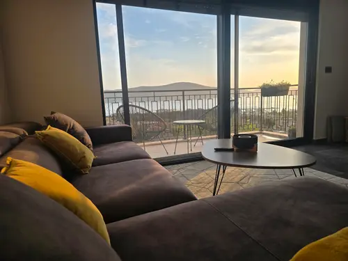 Premium 1-Bedroom Apartment with Luxury Rooftop Infinity Pool, Tivat, Tivat