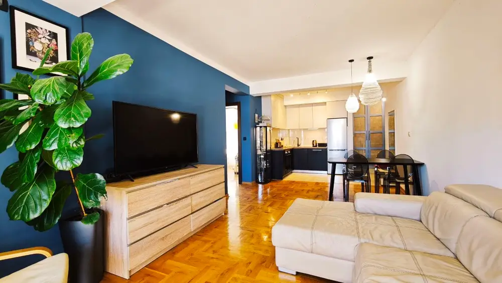 2-Bedroom Apartment for Sale in Budva – Ideal Family Home with Parking & Pool Access, Budva