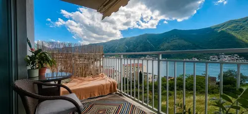 Lichtdurchflutetes Designer-Apartment mit 3 Schlafzimmern — Dobrota, Kotor, Kotor