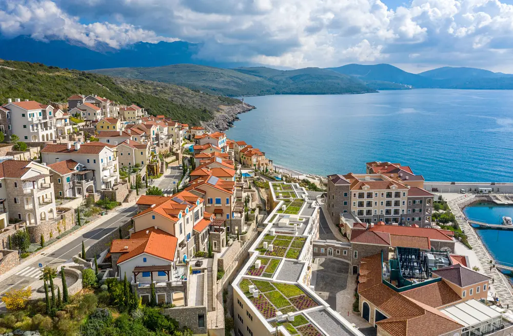Elegantan studio-plus u prestižnom naselju Marina Village (Luštica Bay), Tivat